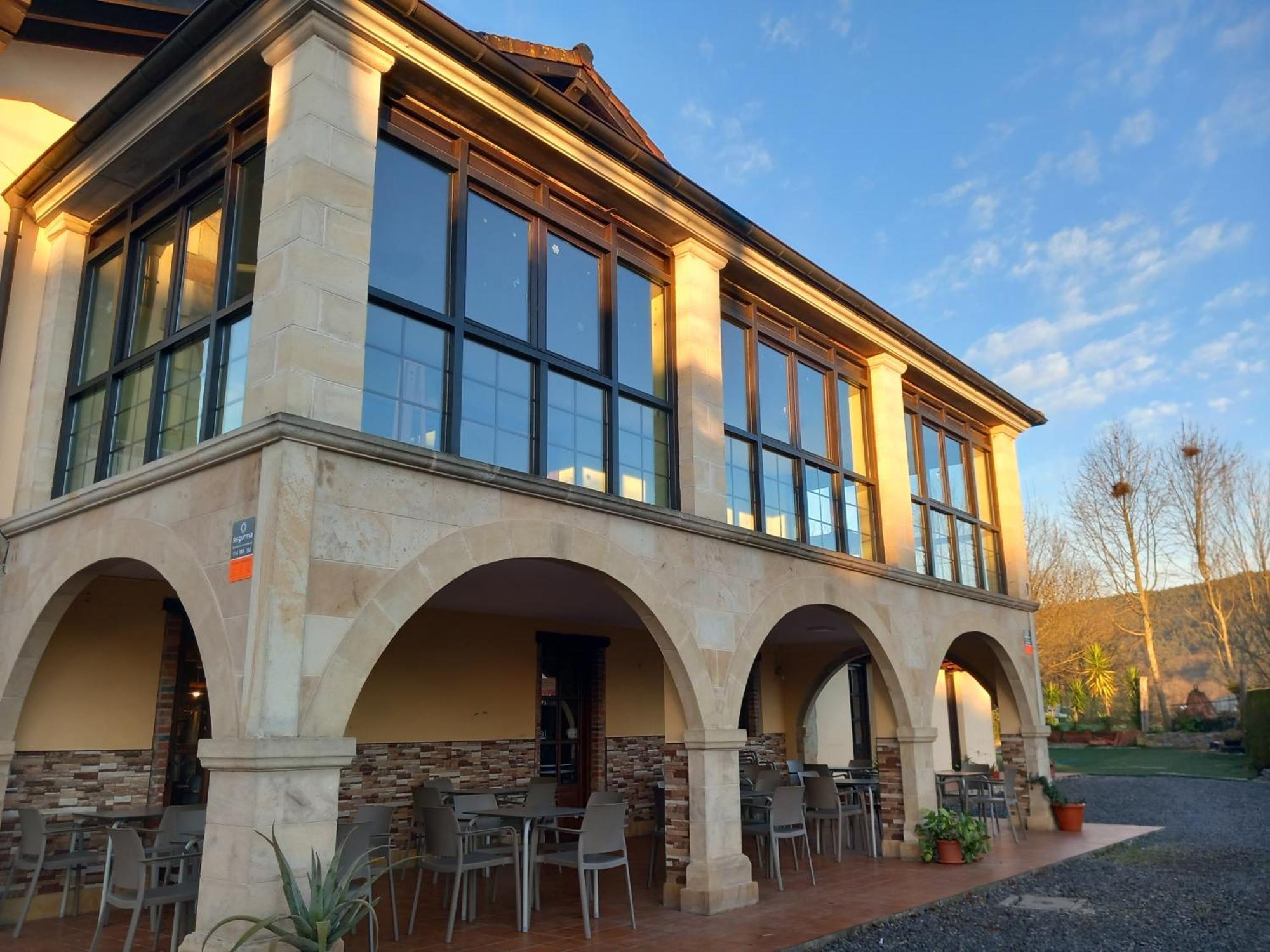 Hosteria Rio Negro Barcena de Cicero ภายนอก รูปภาพ